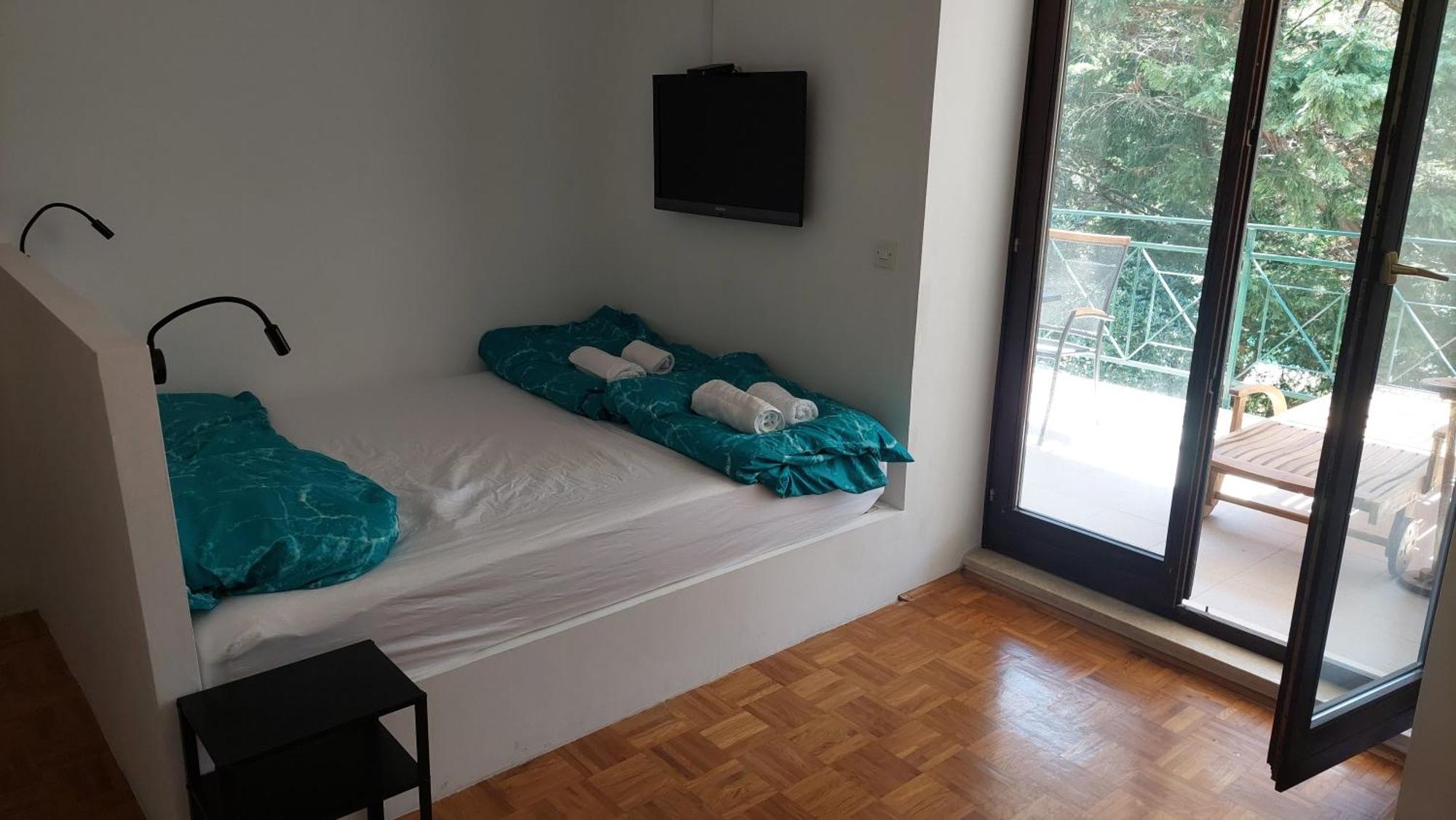 Apartma Plaza *
